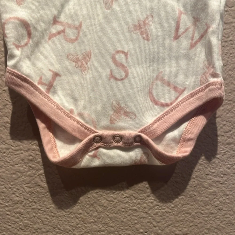 Burt’s Bees Baby Girl’s Onesie Alphabet Bee Size 3-6 Months Cotton - Picture 5 of 8